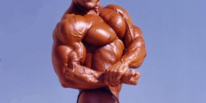 Lee Labrada with an absolutely murderous back at the 1989 Mr. Olympia. He  took 2nd here only to Lee Haney, who was much taller than 5'6” Labrada.  This guy's posing was absolutely